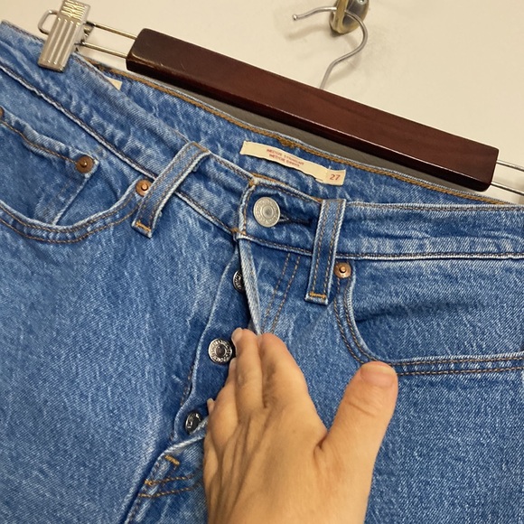 Levi's Jeans Womens 27 x 24 Medium Blue Wedgie Straight Raw Hem Crop High Rise - Picture 6 of 14